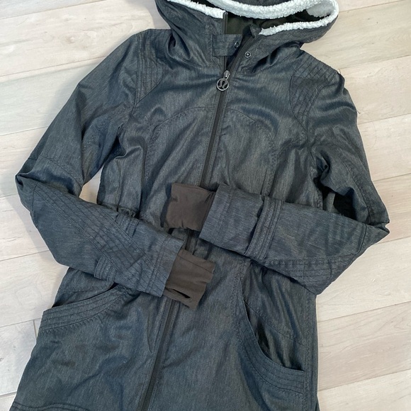 Lululemon Apres Run Anorak soft shell jacket parka - Picture 5 of 16